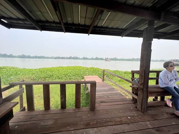 ขายที่ดิน ติดแม่น้ำเจ้าพระยา ติดถนนทางหลวง 3309 ถนนศูนย์ศิลปชีพบางไทร-บางพูน ที่ดินสวยมาก ติดน้ำติดถนนติดน้ำ ติดแม่น้ำกว้างมากกว่า 50 เมตร ติดถนนกว่า 60 เมตร  ขนาด 5-1-33.3 ไร่ เลขที่ 17 หมู่ 3 ต.ราชคราม อ.บางไทร จ.พระนครศรีอยุธยา  ใกล้ร้านอาหารชื่อดังเรื